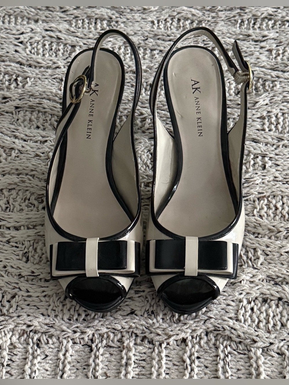 Anne Klein Black Cream Peep-Toe Heels Slingback Bow Pumps Size 8 iflex Business